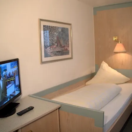 Hotell Breakfast - Justina 3*